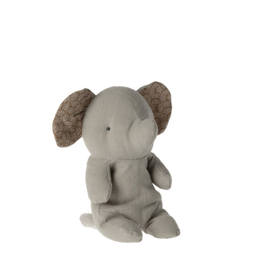 Elefante pequeno cinzento